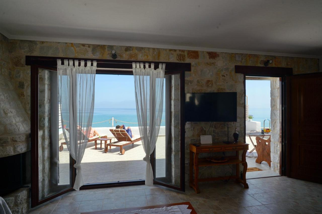 Antorina Beachfront Villas With Private Pools Kamari  Екстер'єр фото