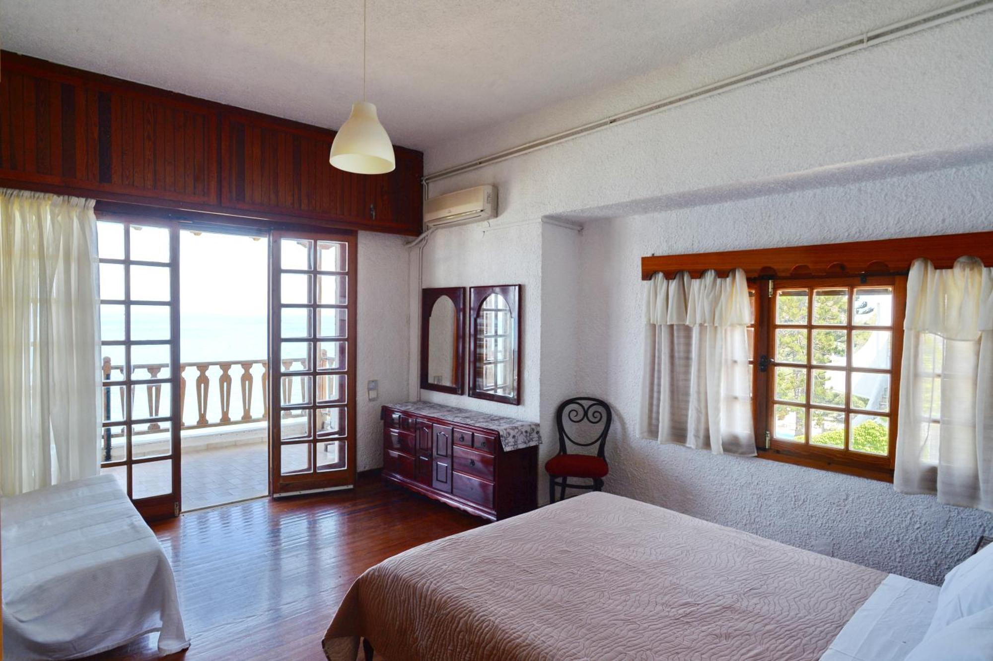 Antorina Beachfront Villas With Private Pools Kamari  Екстер'єр фото