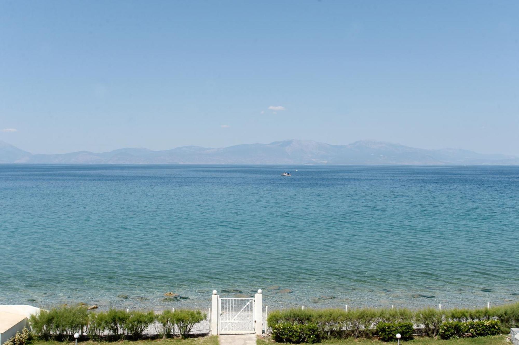 Antorina Beachfront Villas With Private Pools Kamari  Екстер'єр фото