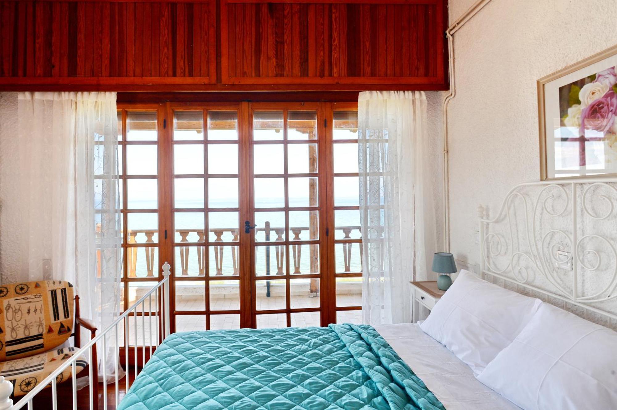 Antorina Beachfront Villas With Private Pools Kamari  Екстер'єр фото