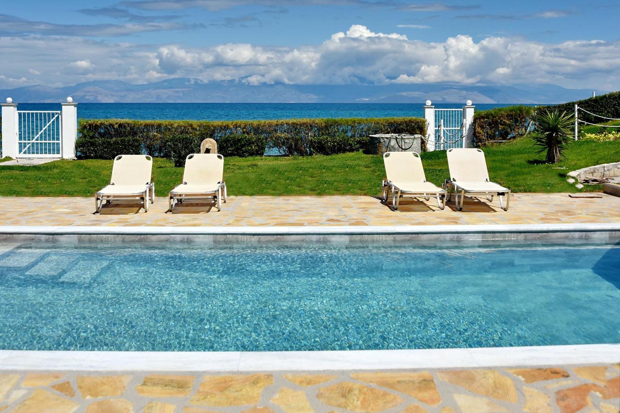 Antorina Beachfront Villas With Private Pools Kamari  Екстер'єр фото