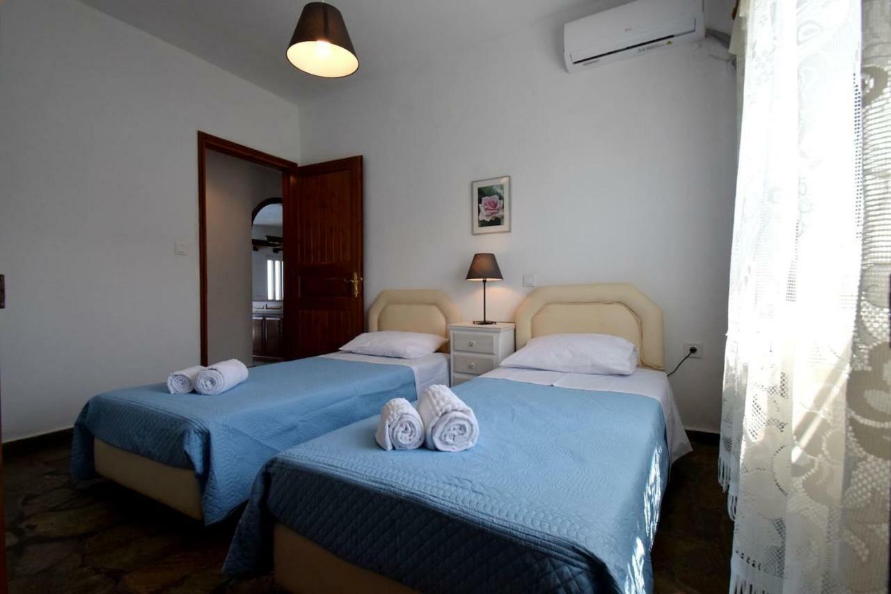 Antorina Beachfront Villas With Private Pools Kamari  Екстер'єр фото